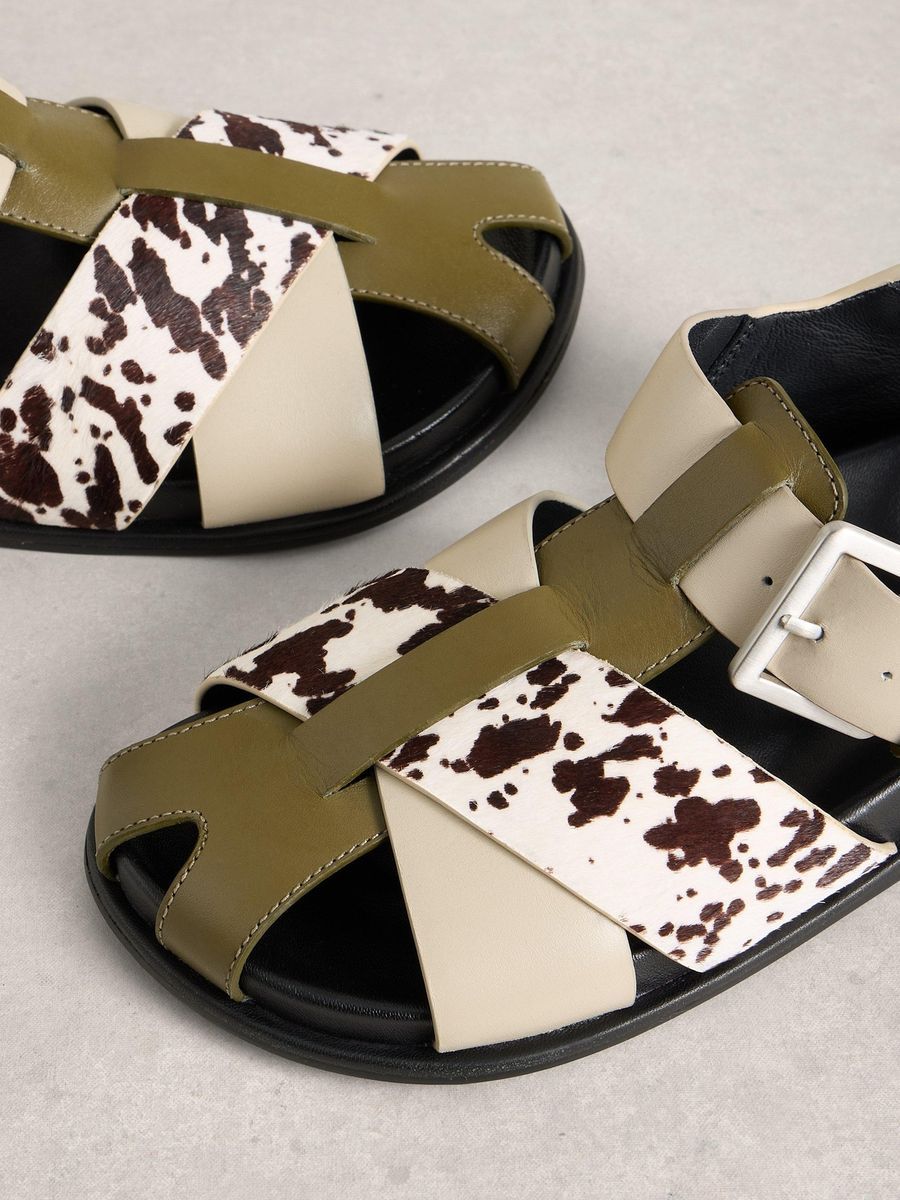 Riemchensandalen im Fischerstil mit Schnallendetail