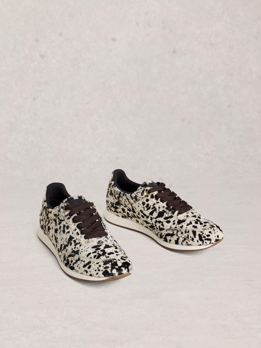 Bedruckter Ponyfell-Sneaker