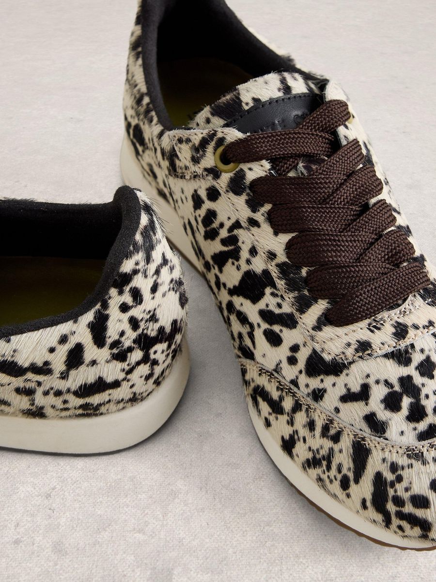 Bedruckter Ponyfell-Sneaker