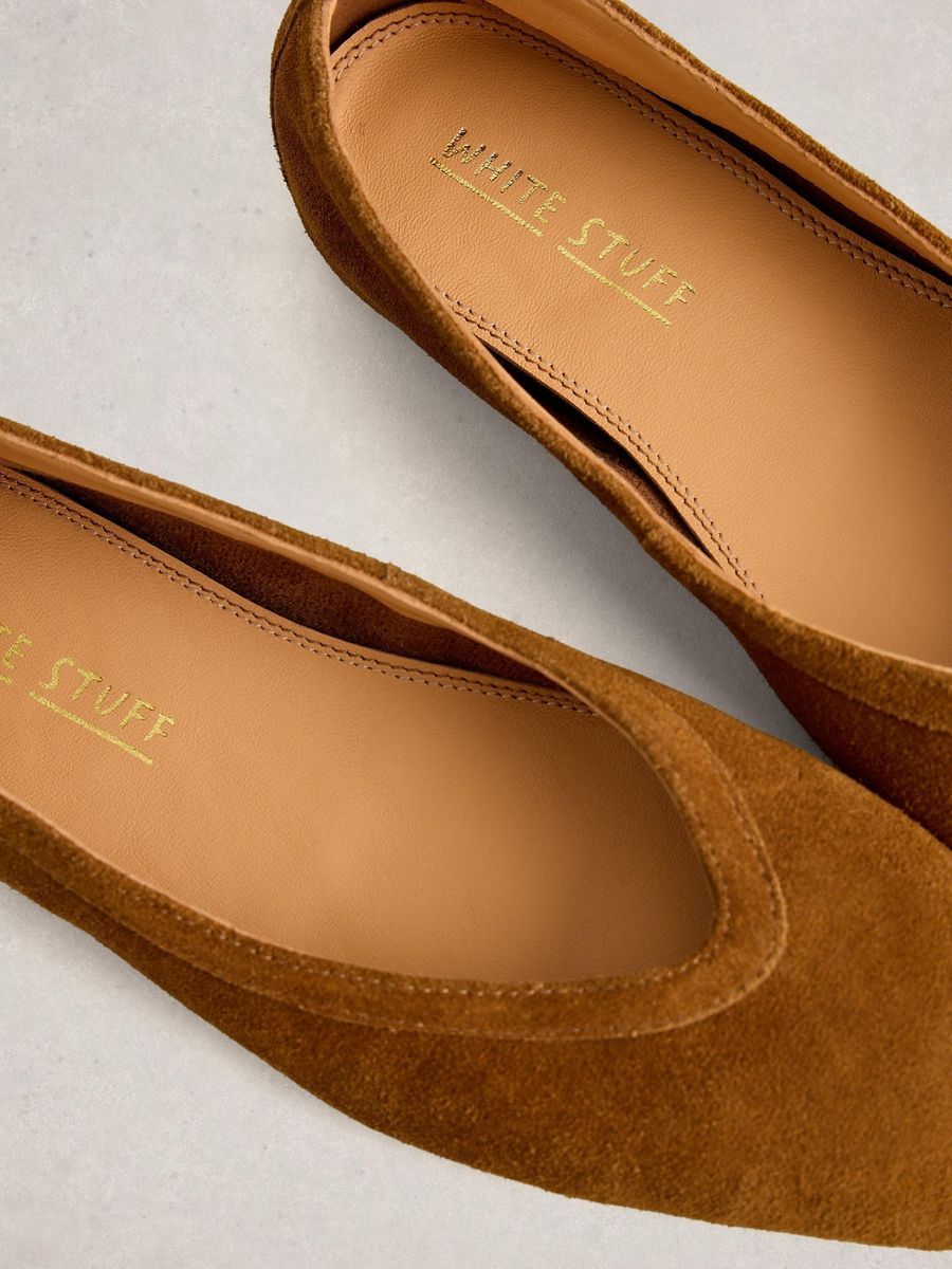 Ballerinas aus Wildleder mit eckiger Spitze