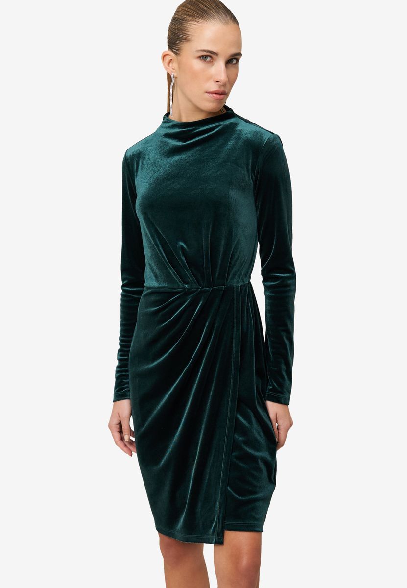 Samtkleid mit Stehkragen