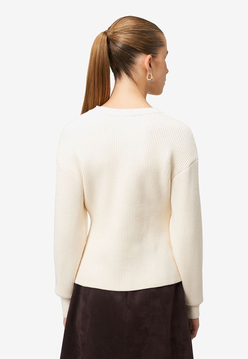 Pullover mit Perlen