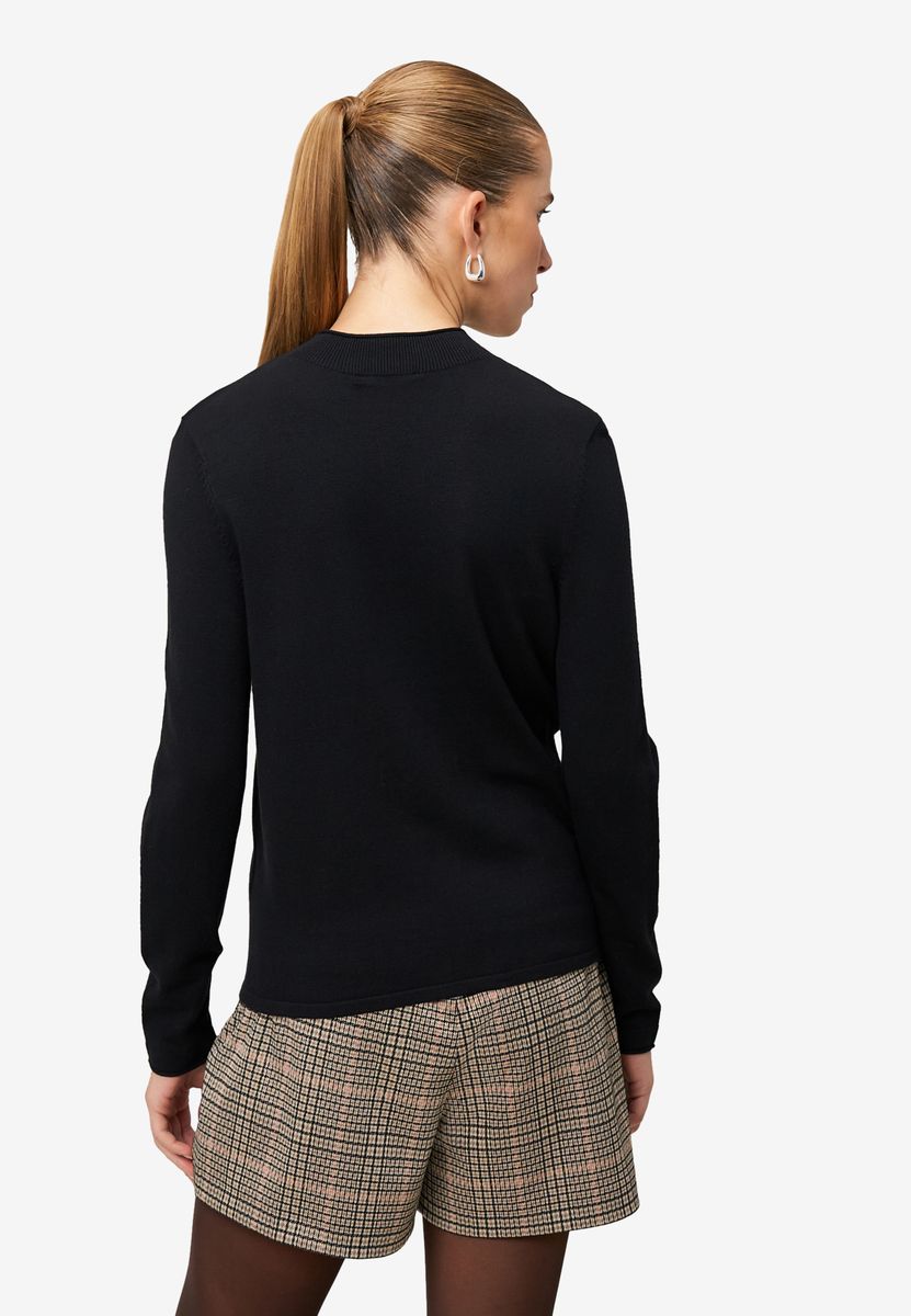 Eleganter Strickpullover mit Stehkragen