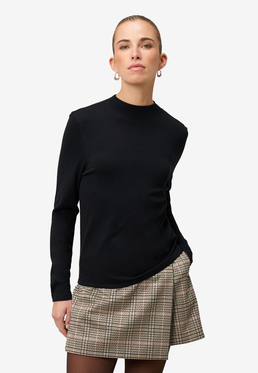 Eleganter Strickpullover mit Stehkragen