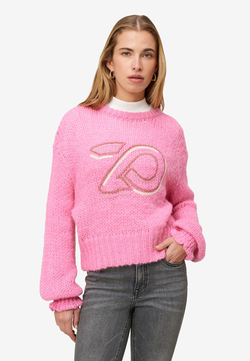 Grobstrickpullover mit Logostickerei