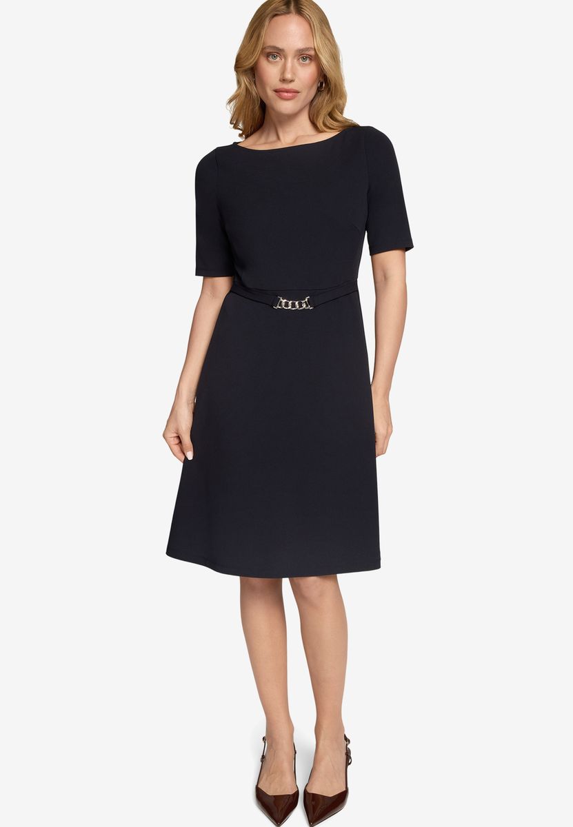 Elegantes Jerseykleid mit Bootausschnitt
