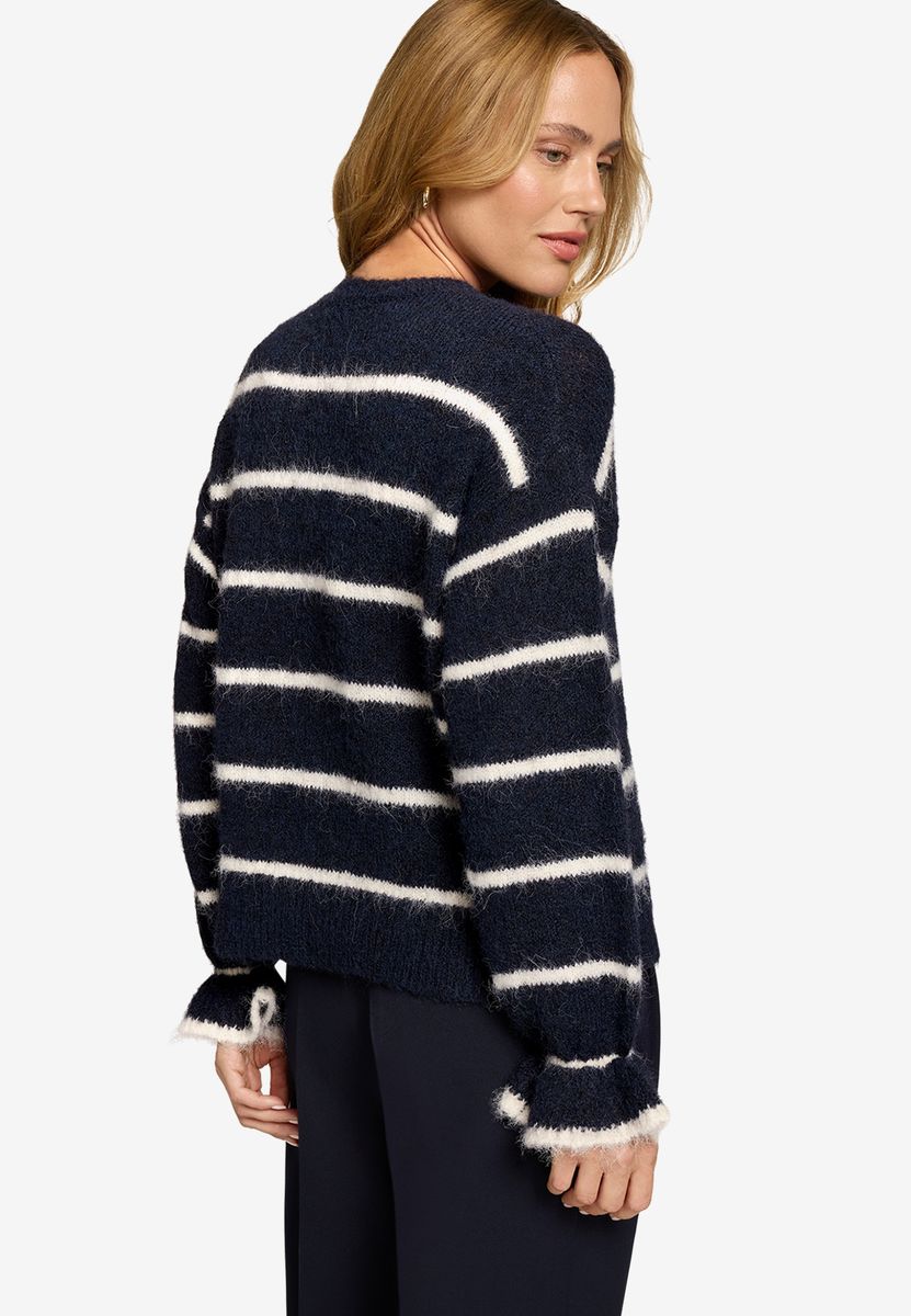 Gestreifter Flauschstrickpullover mit Volant-Details