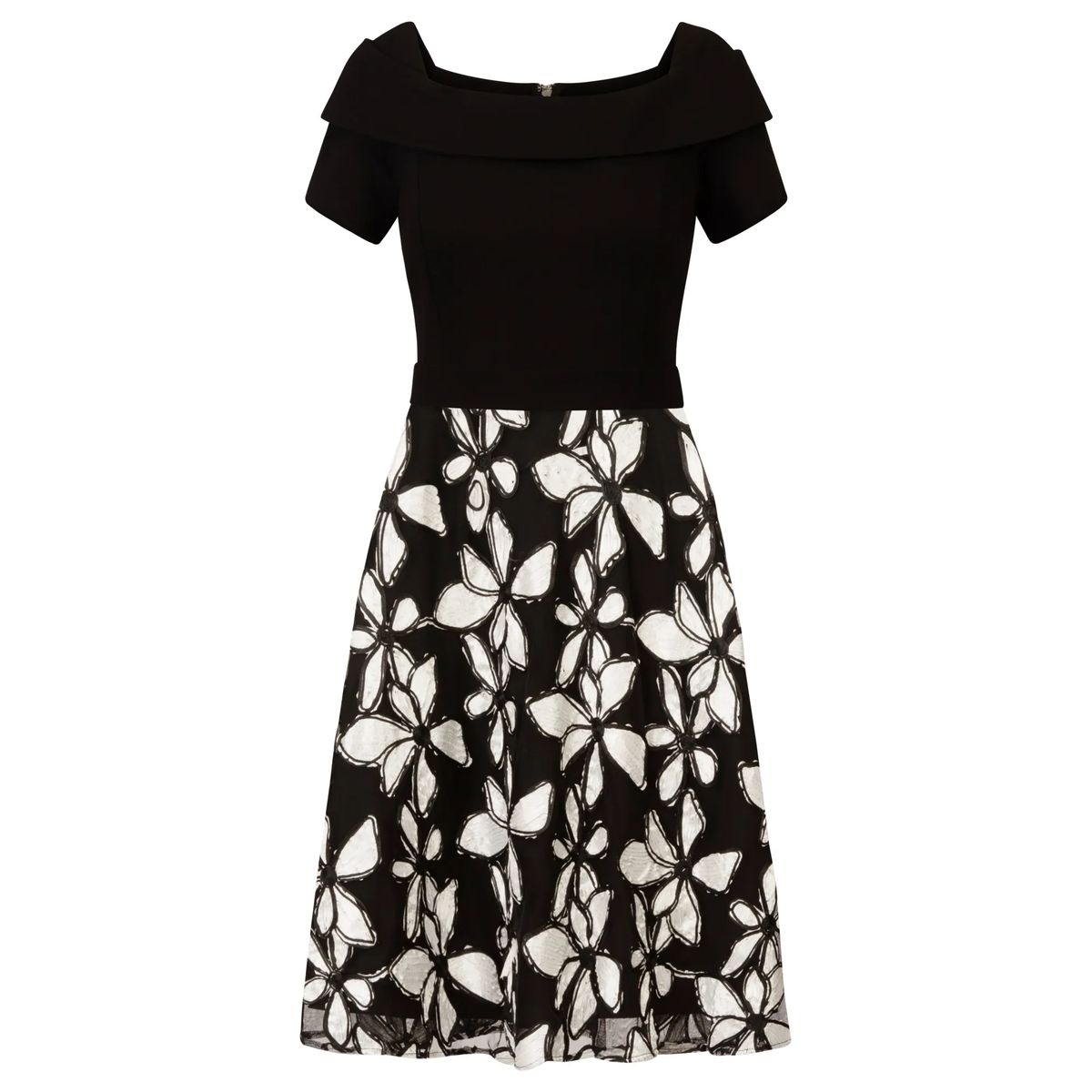 Ausgestelltes Kleid mit floralen Applikationen
