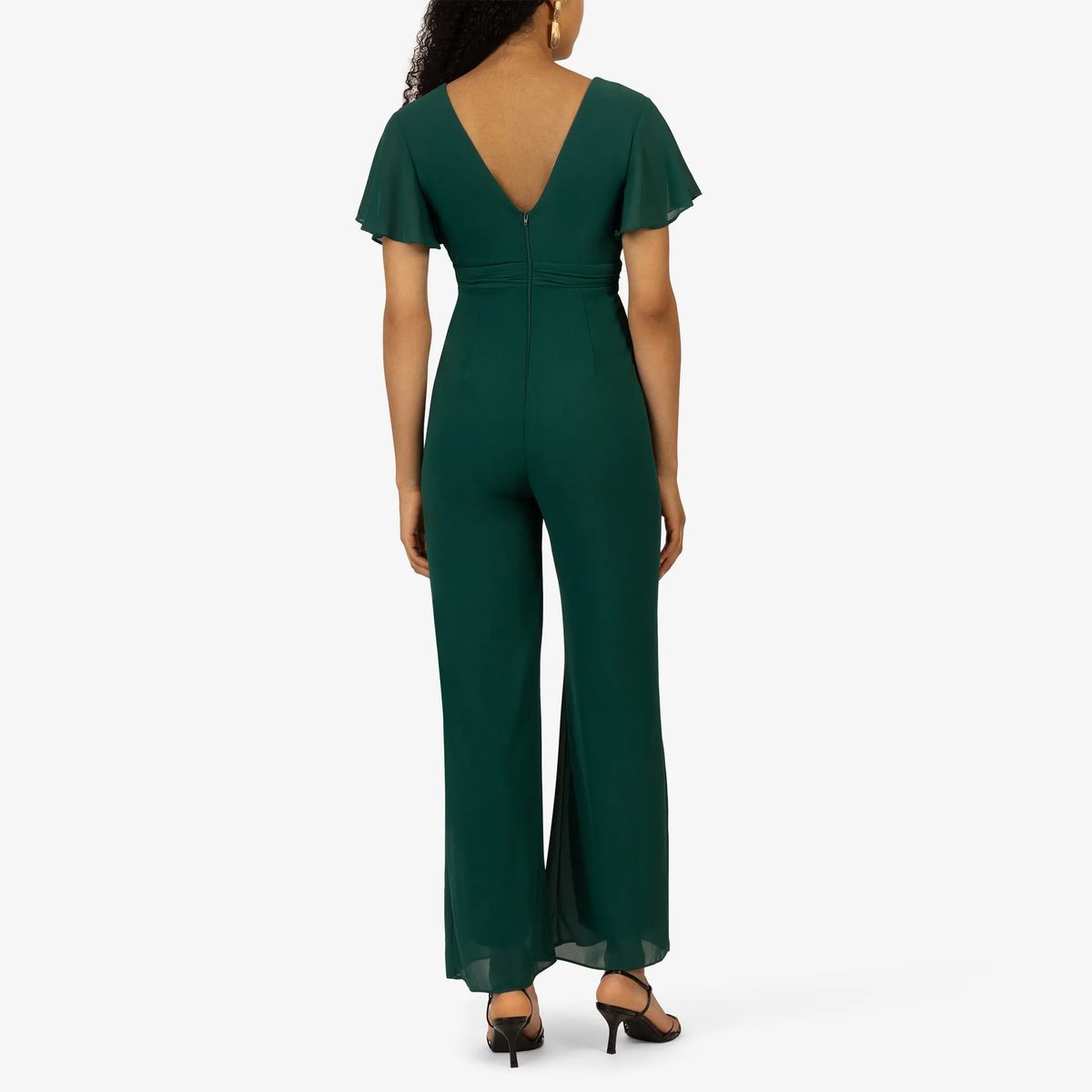 Eleganter grüner Jumpsuit mit V-Ausschnitt
