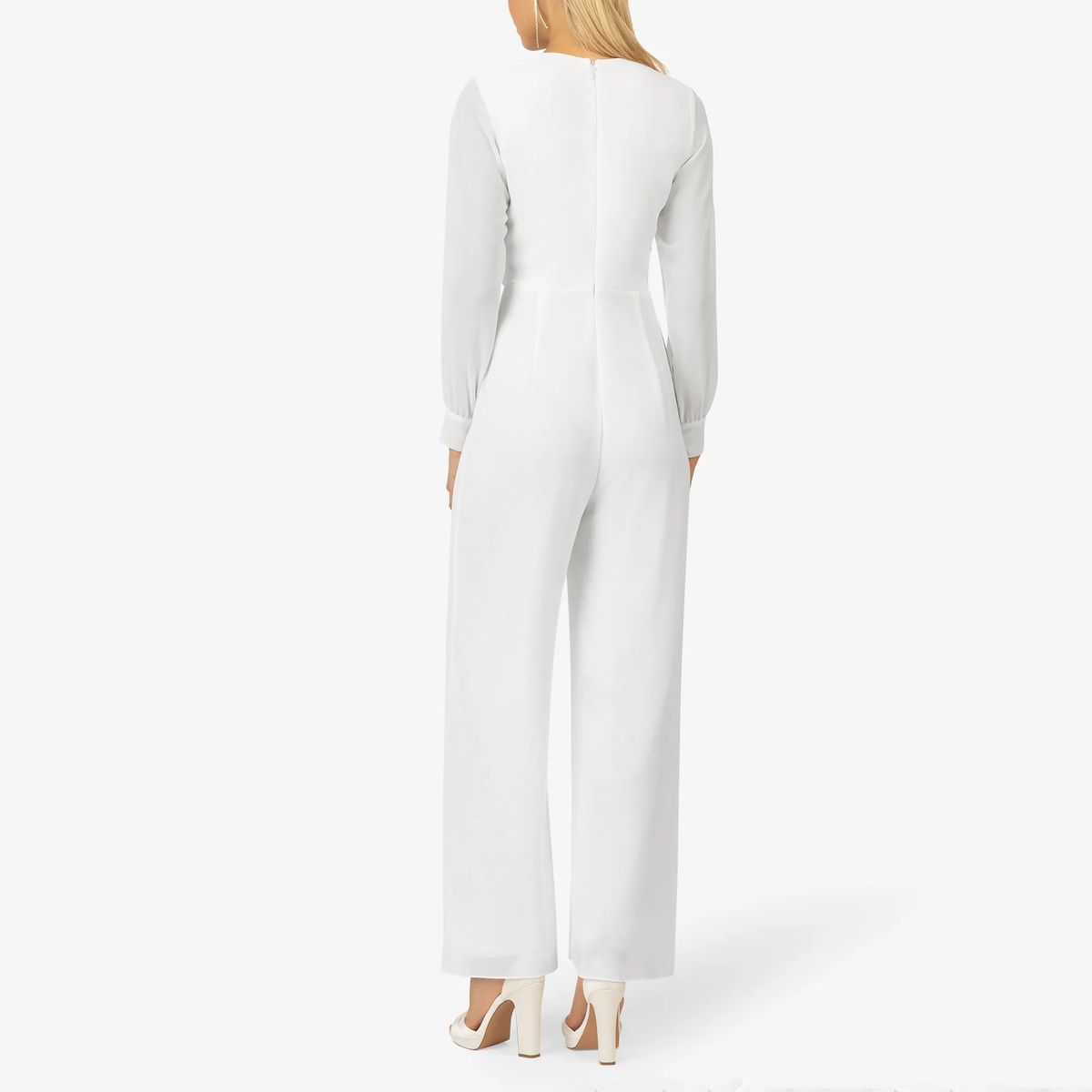Eleganter Jumpsuit mit langen Ärmeln in Weiß