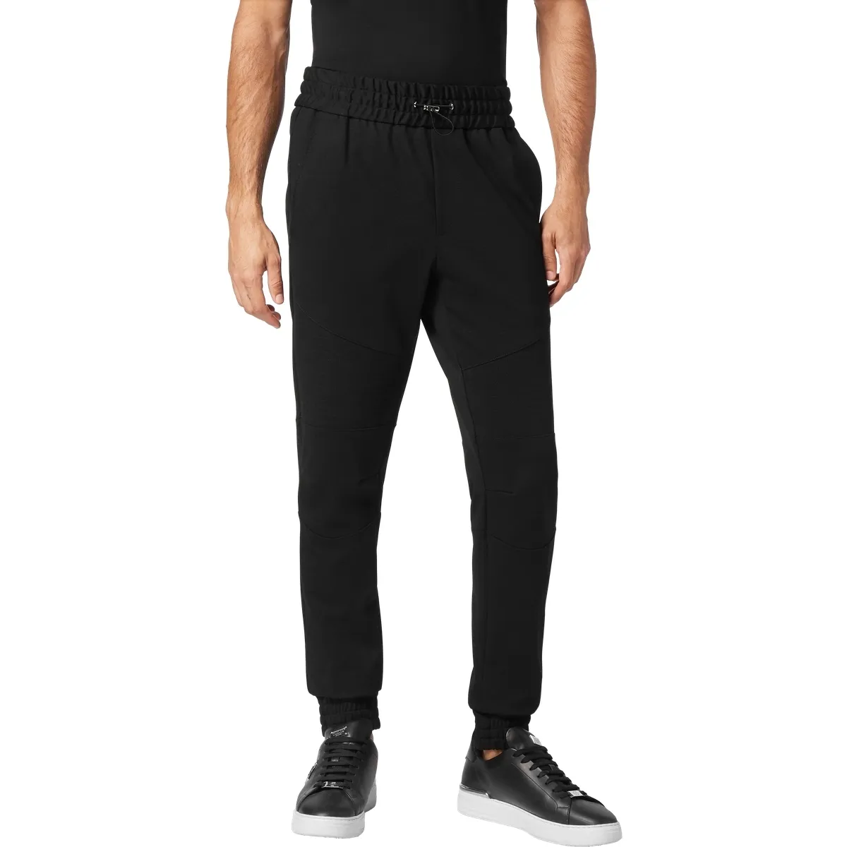 Modernistische, schmal geschnittene schwarze Jogginghose