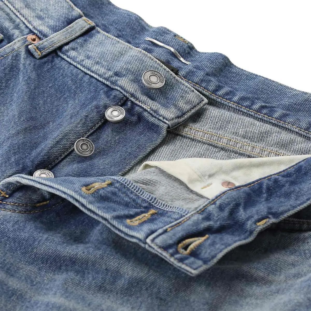 Jeans mit geradem Bein in heller Waschung