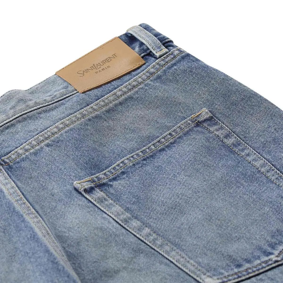 Jeans mit geradem Bein in heller Waschung
