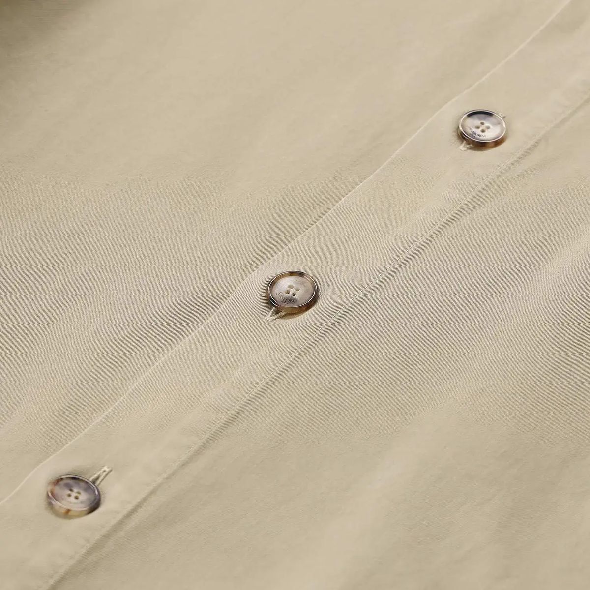 Klassisches Baumwoll-Übershirt mit Knöpfen