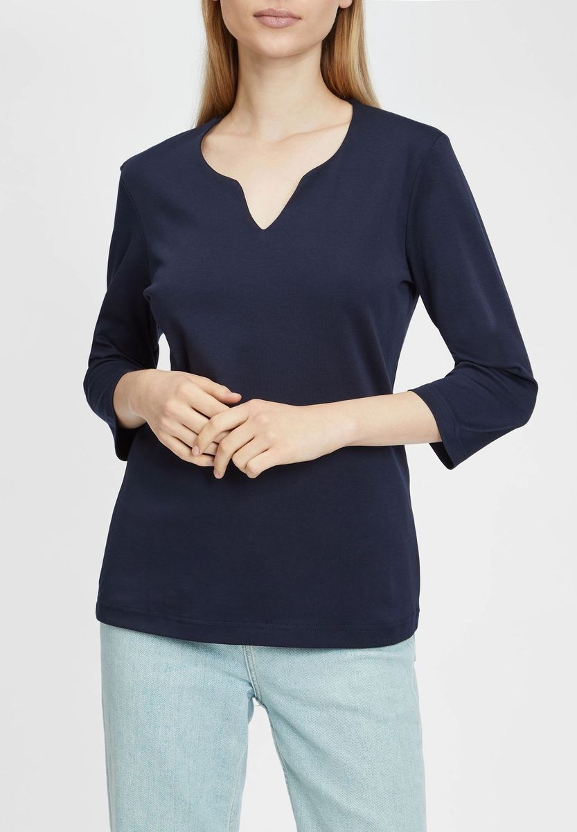 Klassisches marineblaues Shirt mit Schlitzkragen und 3/4-Ärmeln