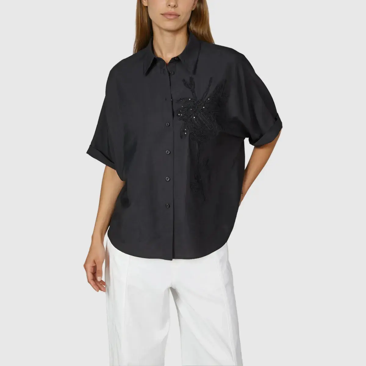 Schwarze kurzärmlige Bluse mit Knopfleiste