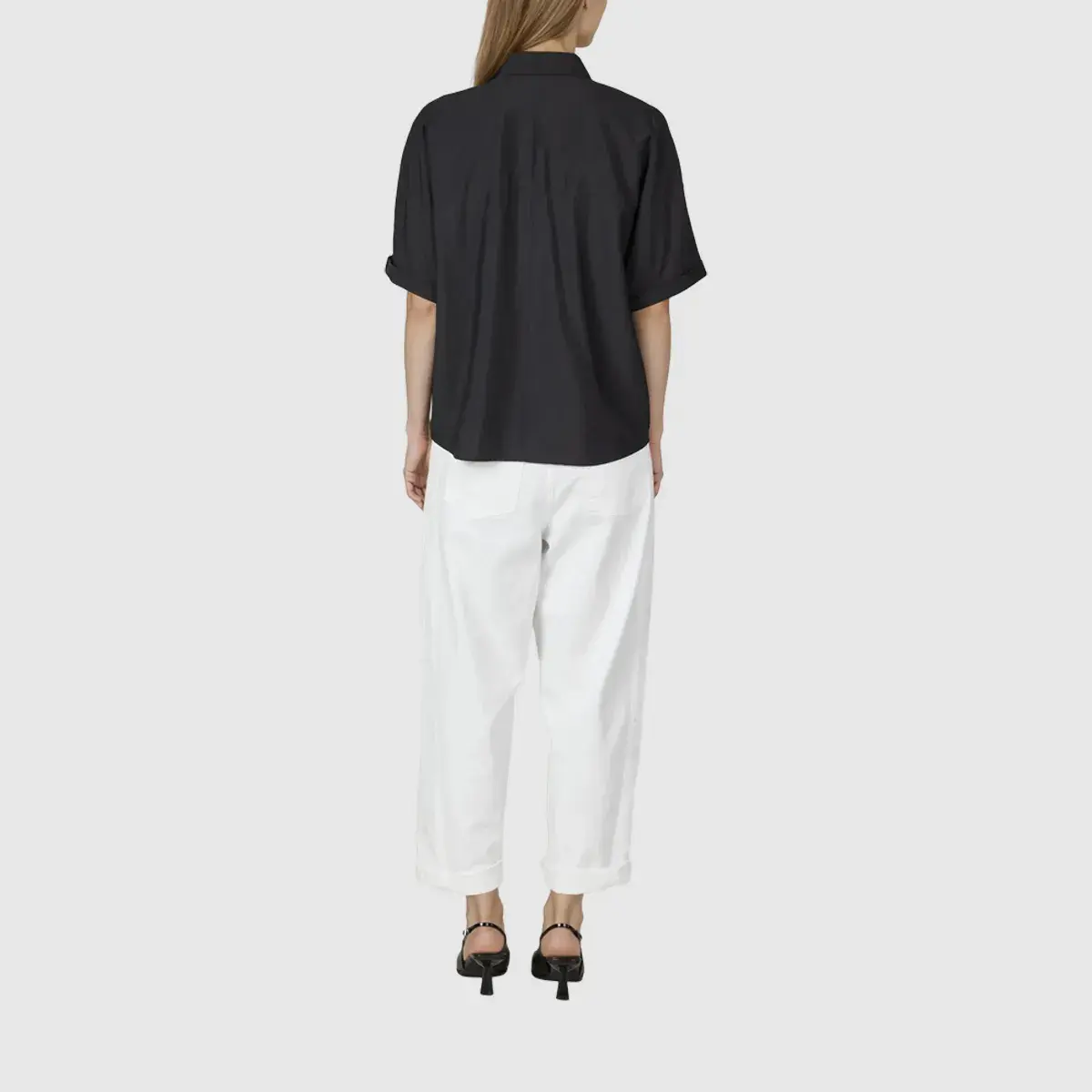 Schwarze kurzärmlige Bluse mit Knopfleiste