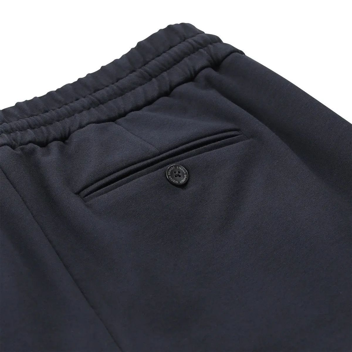 Bequeme Hose mit Kordelzug und Bügelfalte
