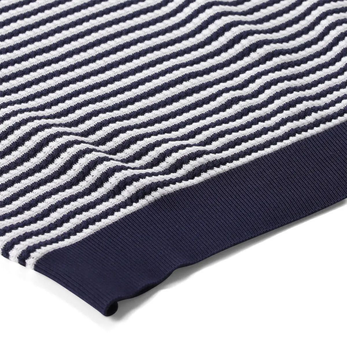 Marineblau-weiß gestreiftes Baumwoll-T-Shirt