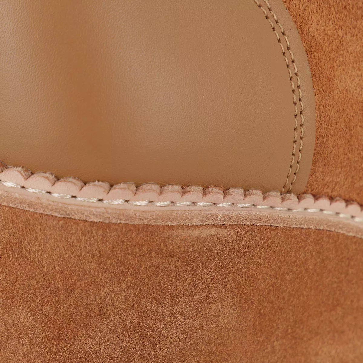 Wildleder Keilabsatz Schnürstiefeletten
