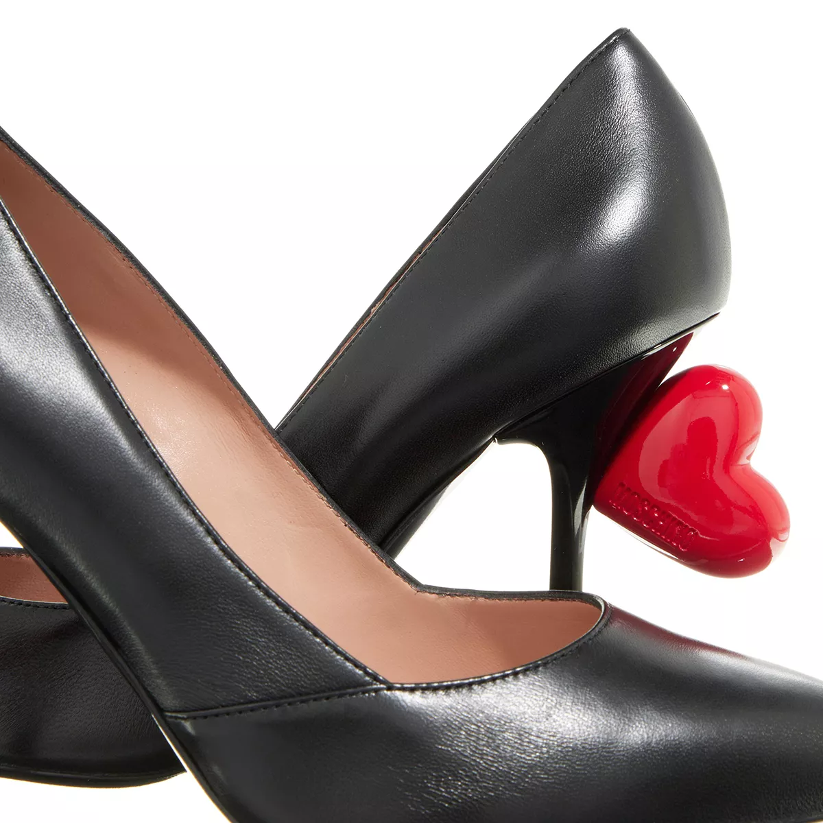 Pumps mit Herzabsatz