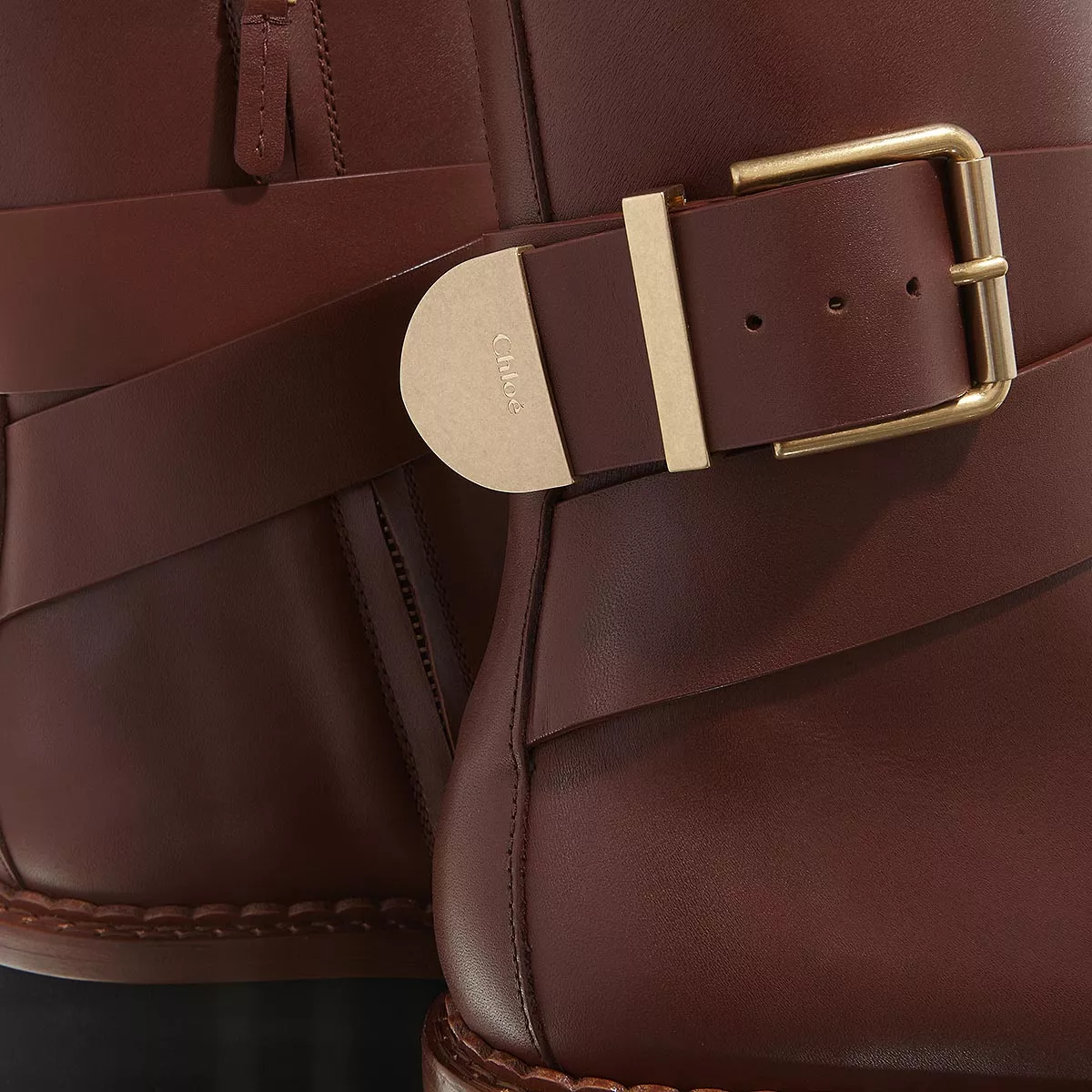 Braune Leder-Stiefeletten mit Schnalle