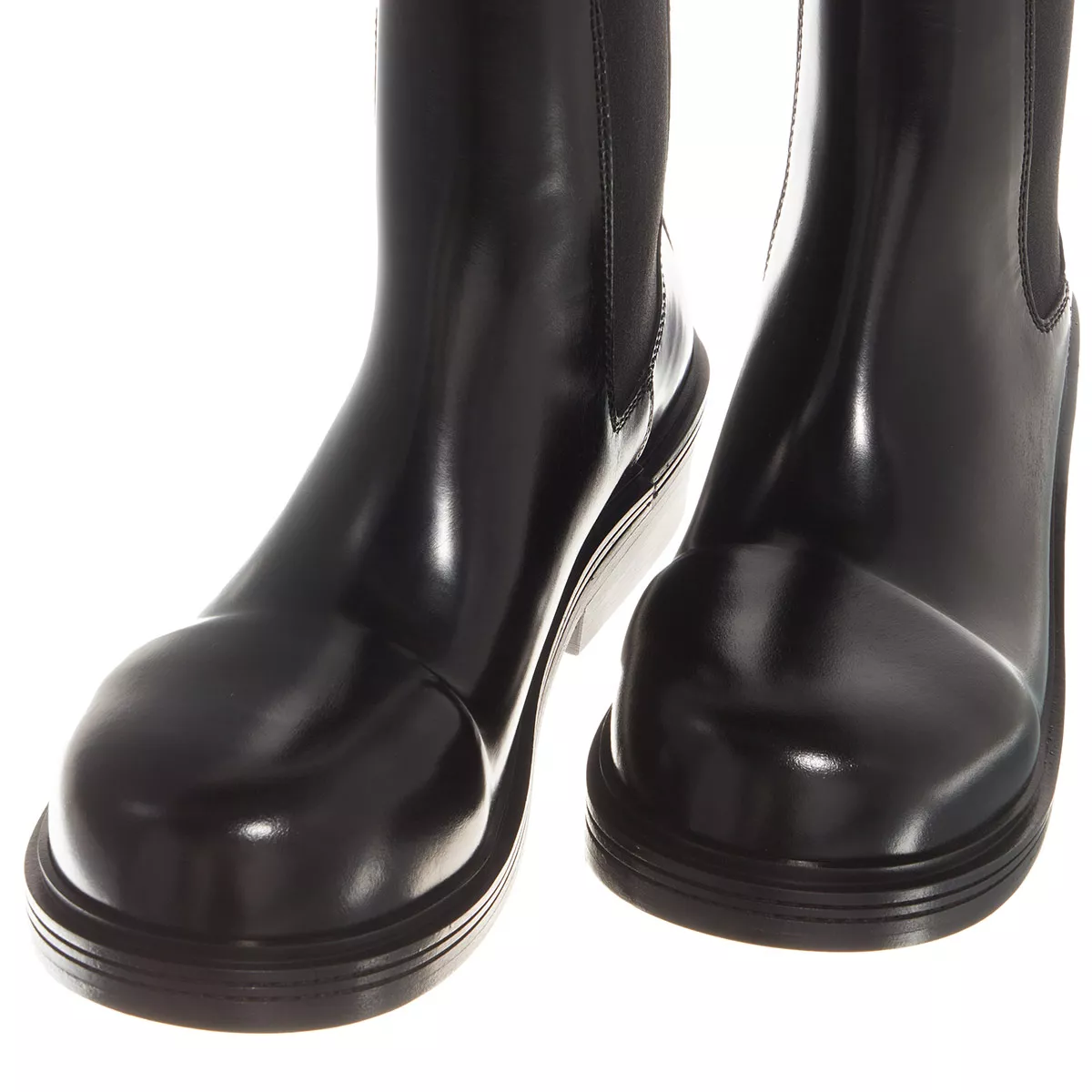 Schwarze Chelsea-Boots aus poliertem Leder