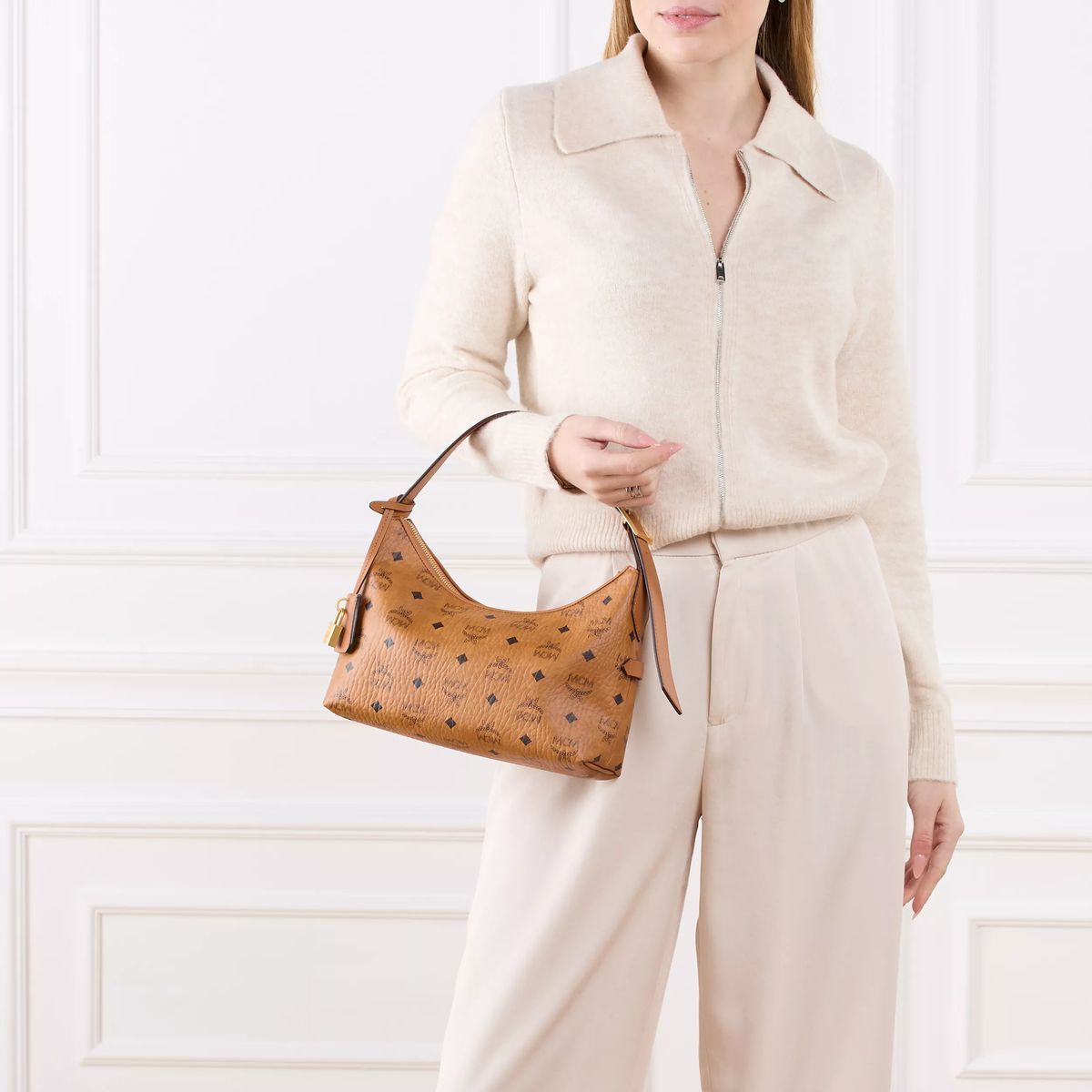 Cognacbraune Hobo-Tasche mit Logo
