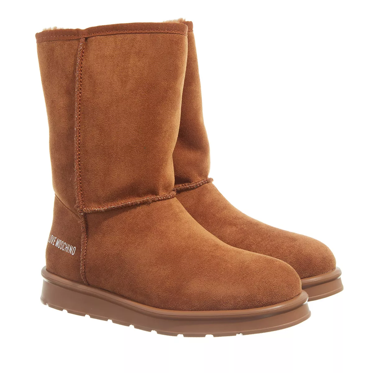 Braune Winterstiefel bis zur Mitte der Wade