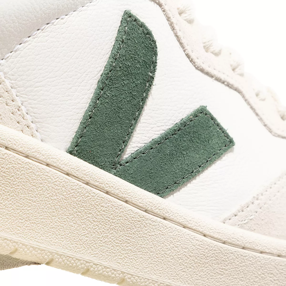 Low-Top Leder Sneaker mit Wildleder-Detail