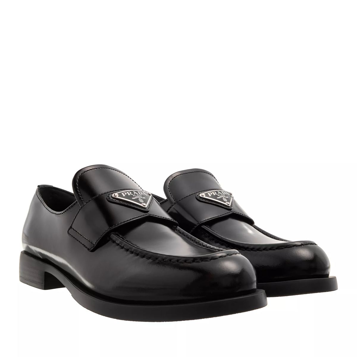 Prada Lackleder Loafer mit Logo-Applikation