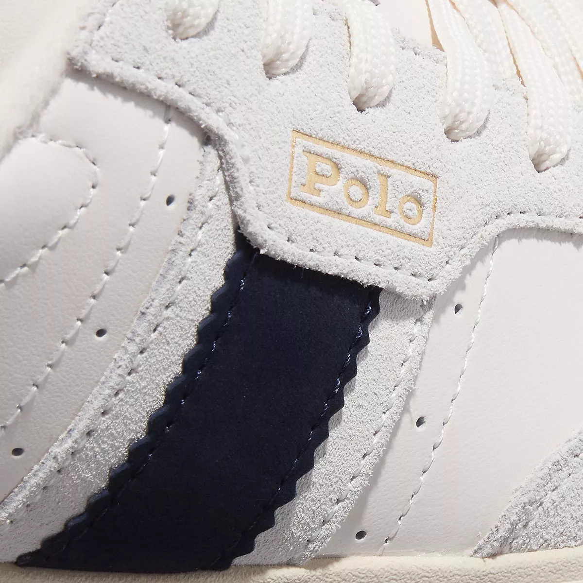 Retro-inspirierte Low-Top-Sneakers