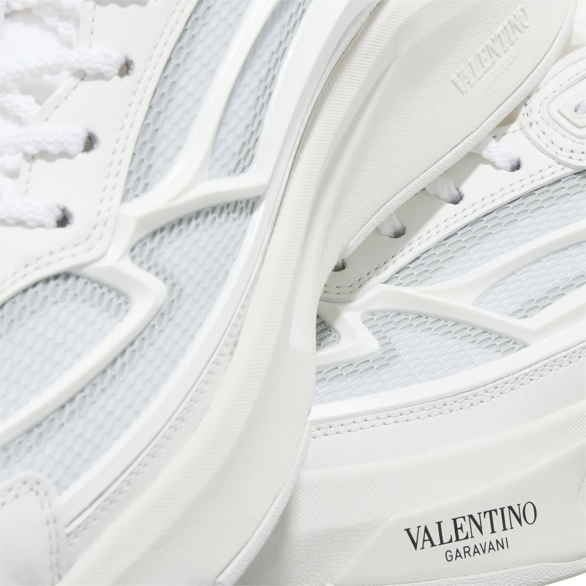 VG True Actress Low-Top Sneaker