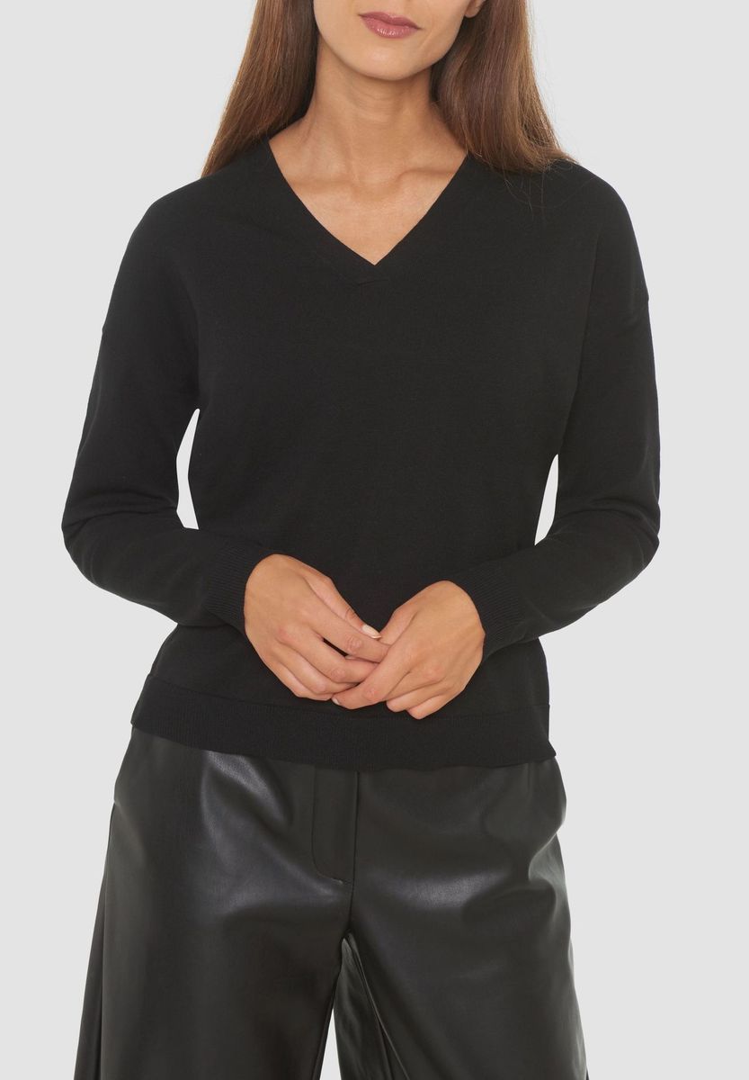 Klassischer Feinstrickpullover mit V-Ausschnitt