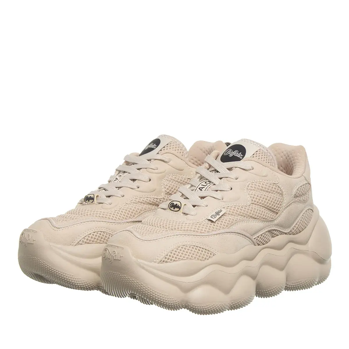 Klobige Plateausneakers mit Mesh-Details