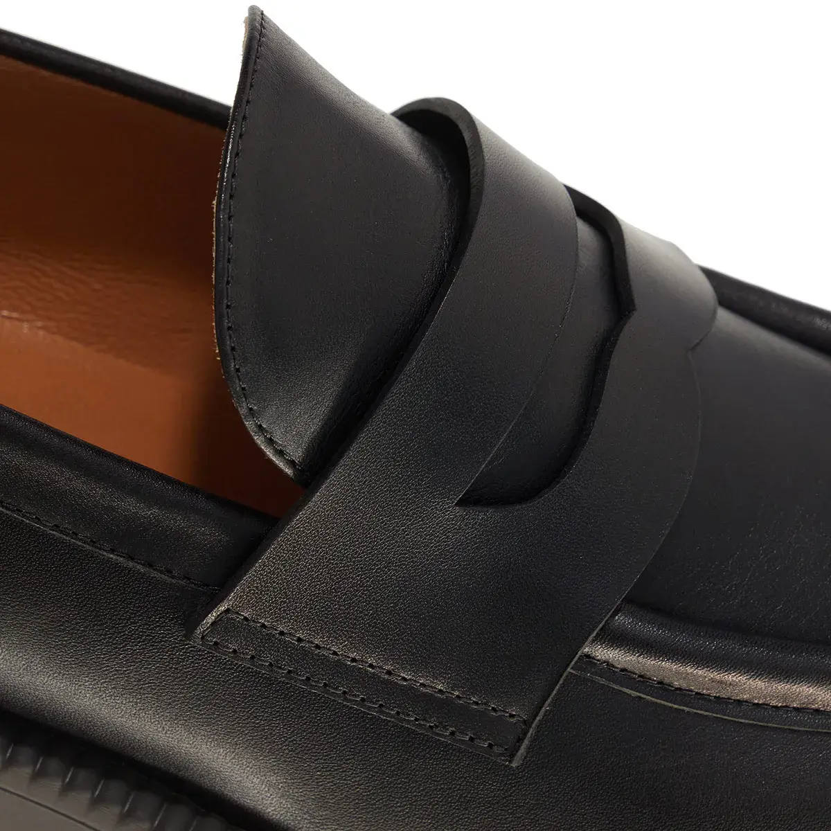 Schwarzer klobiger Plateau Loafer Mokassin