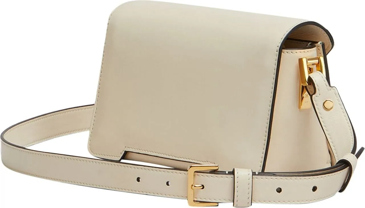 Minimalistische Schultertasche aus Leder mit Akzenten