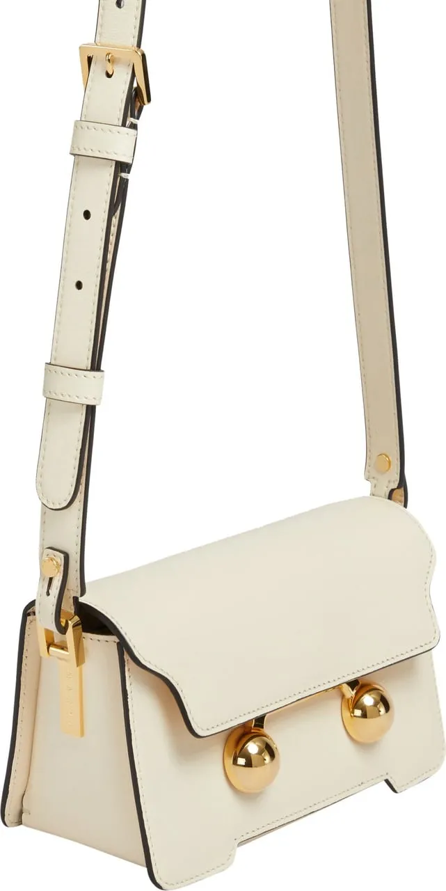 Minimalistische Schultertasche aus Leder mit Akzenten