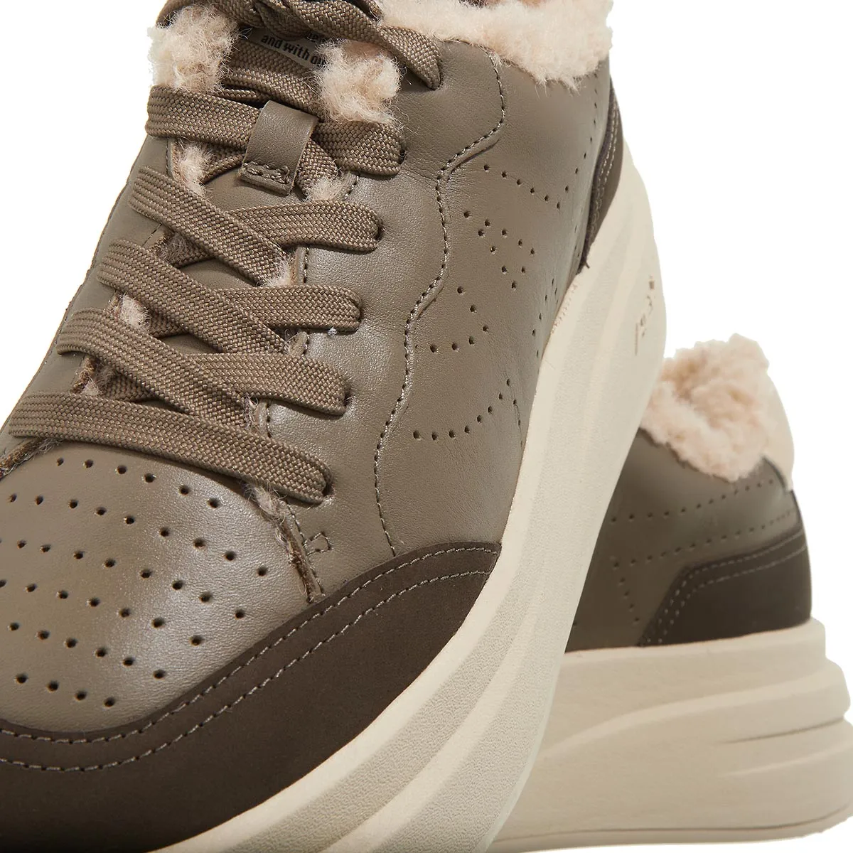 Plateau Sneaker mit Fellfutter
