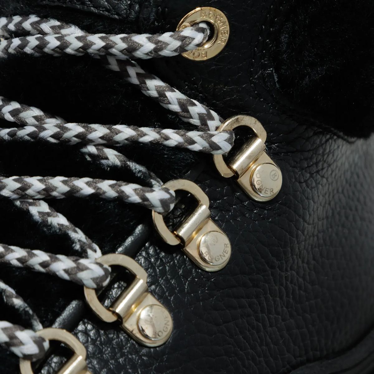 Schwarze Schnürstiefel aus Leder