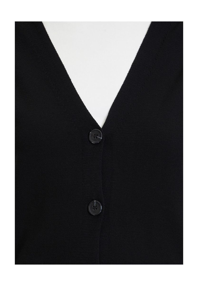 Klassische Strickjacke mit Knopfleiste