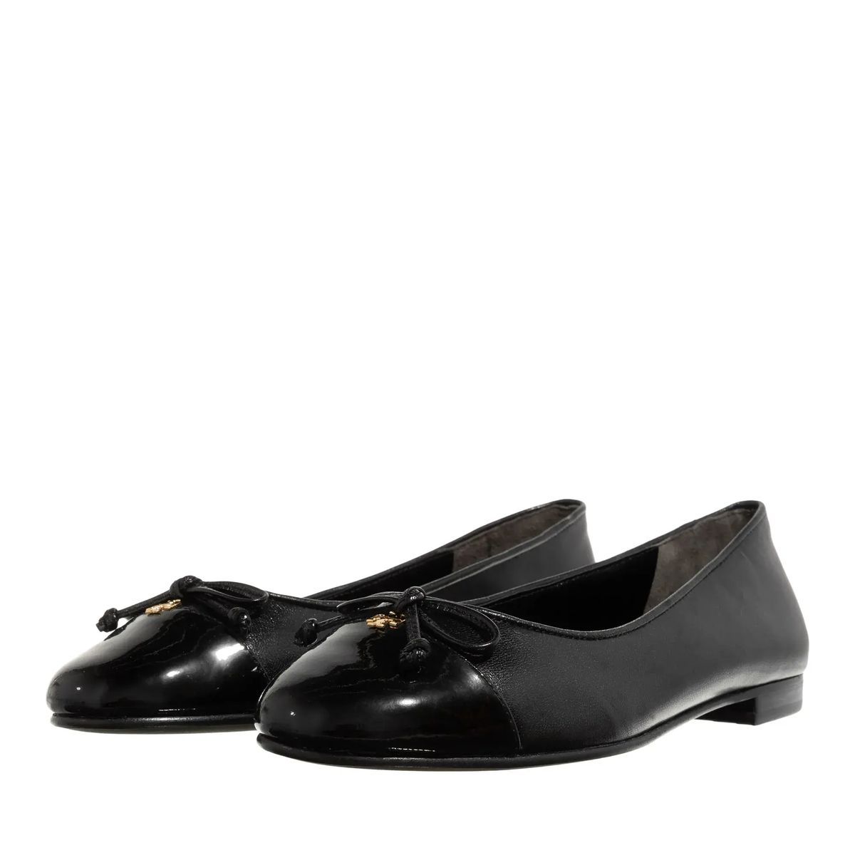 Ballerinas aus Leder mit Kappe