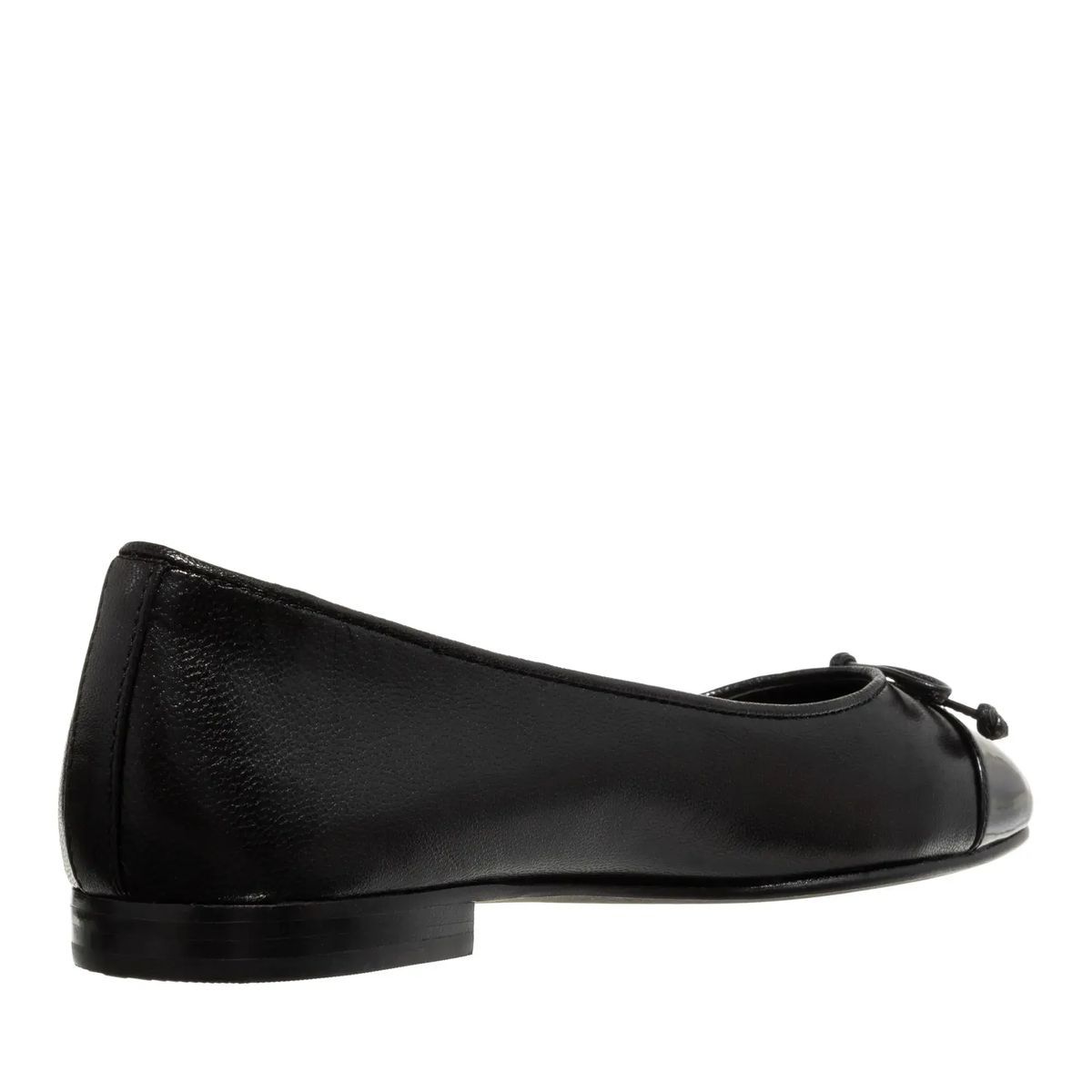 Ballerinas aus Leder mit Kappe