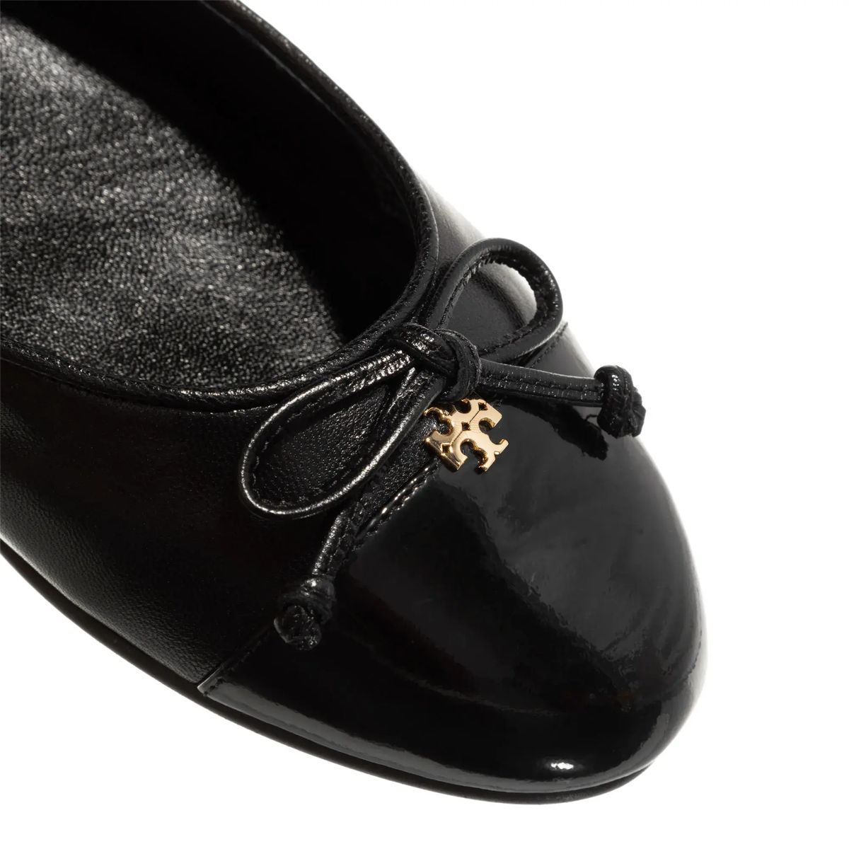 Ballerinas aus Leder mit Kappe