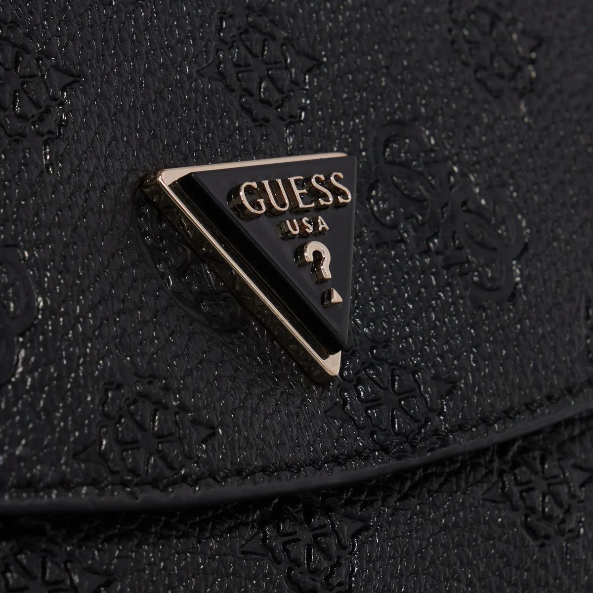 Elegante Schultertasche mit Prägung und Kette