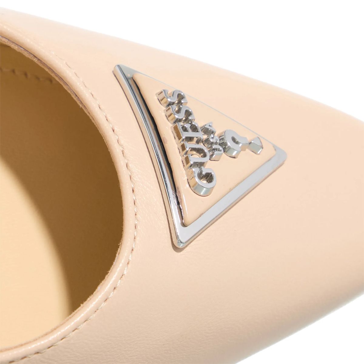 Elegante Spitzpumps mit Blockabsatz
