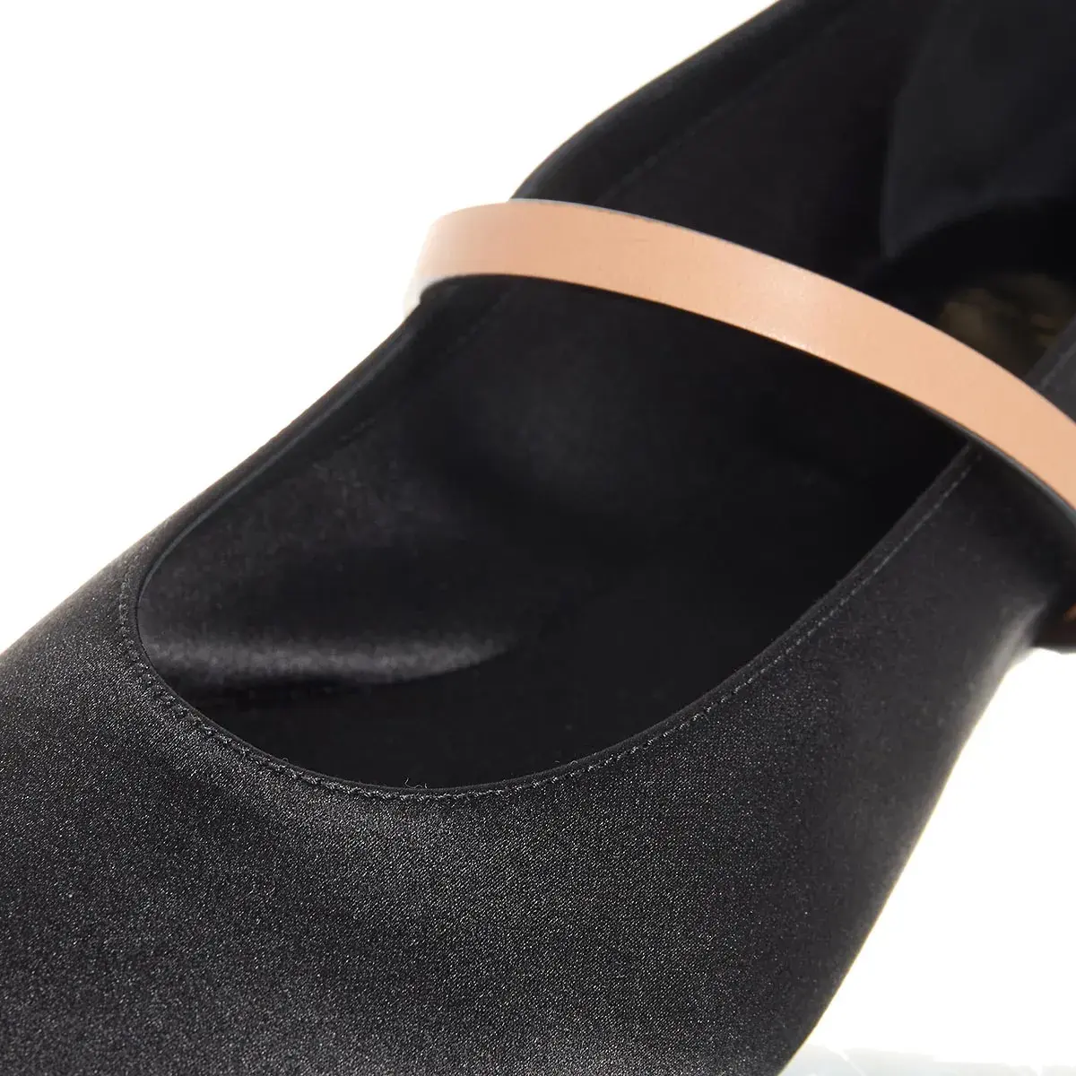 Elegante Satin Ballerinas mit Riemen