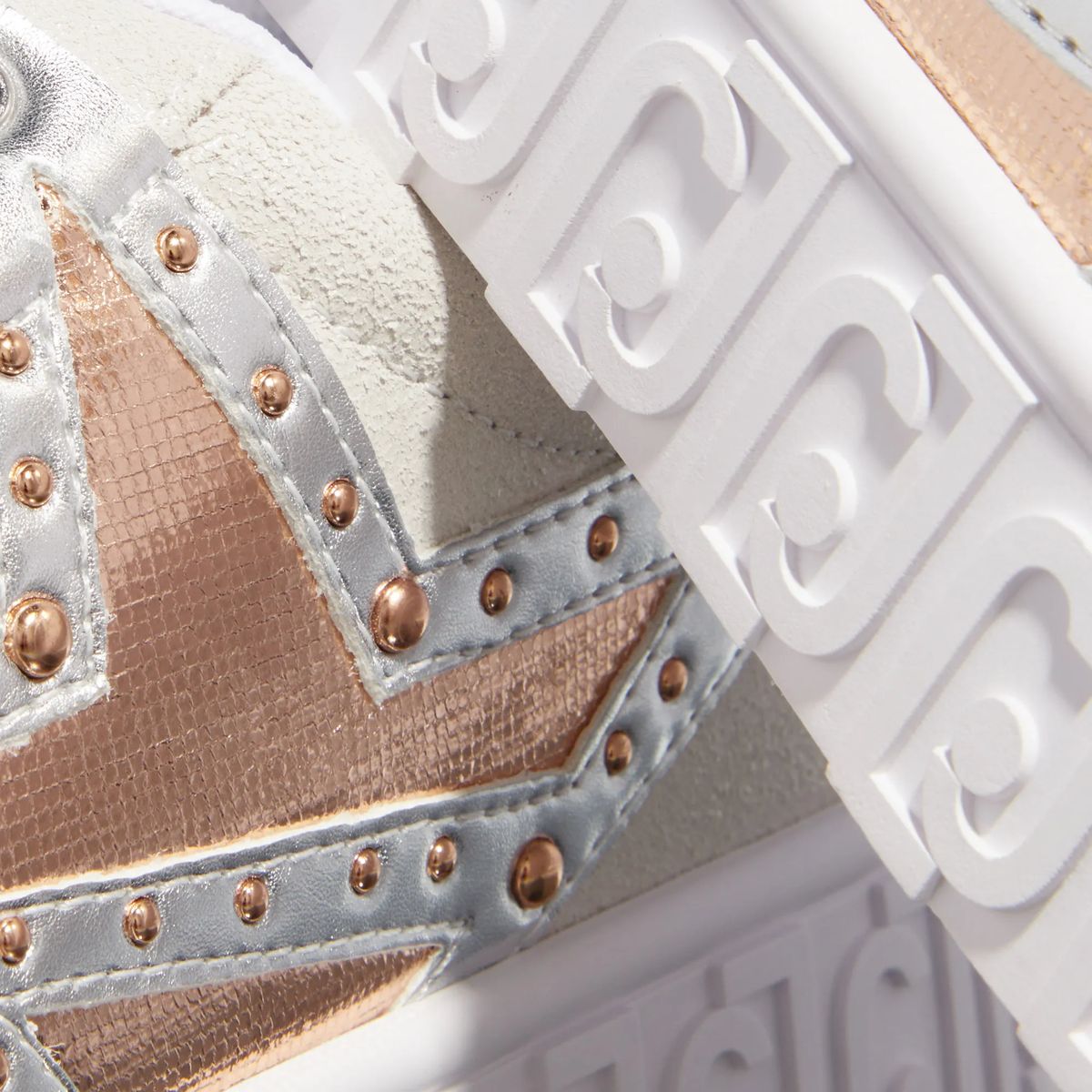 Creme Sneaker mit Plateau