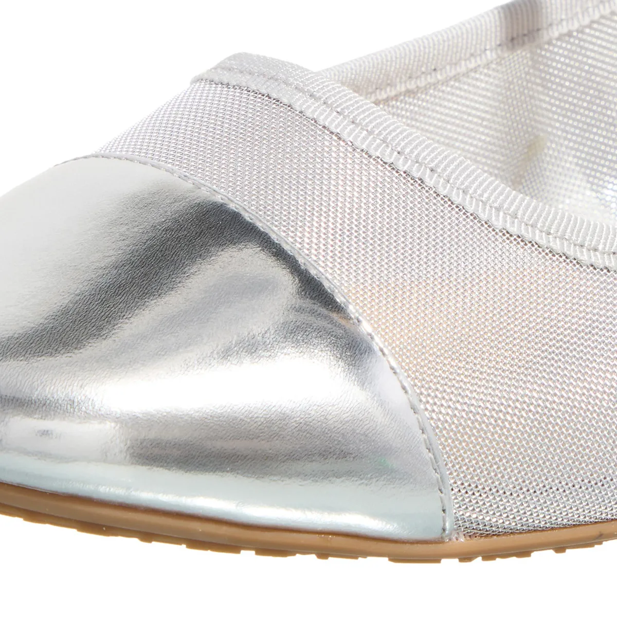 Silberne Ballerinas mit Riemen