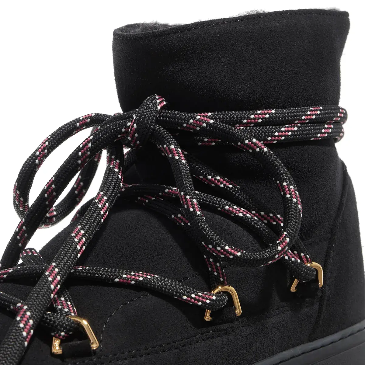 Schwarze Winterstiefel aus Wildleder mit Schnürung